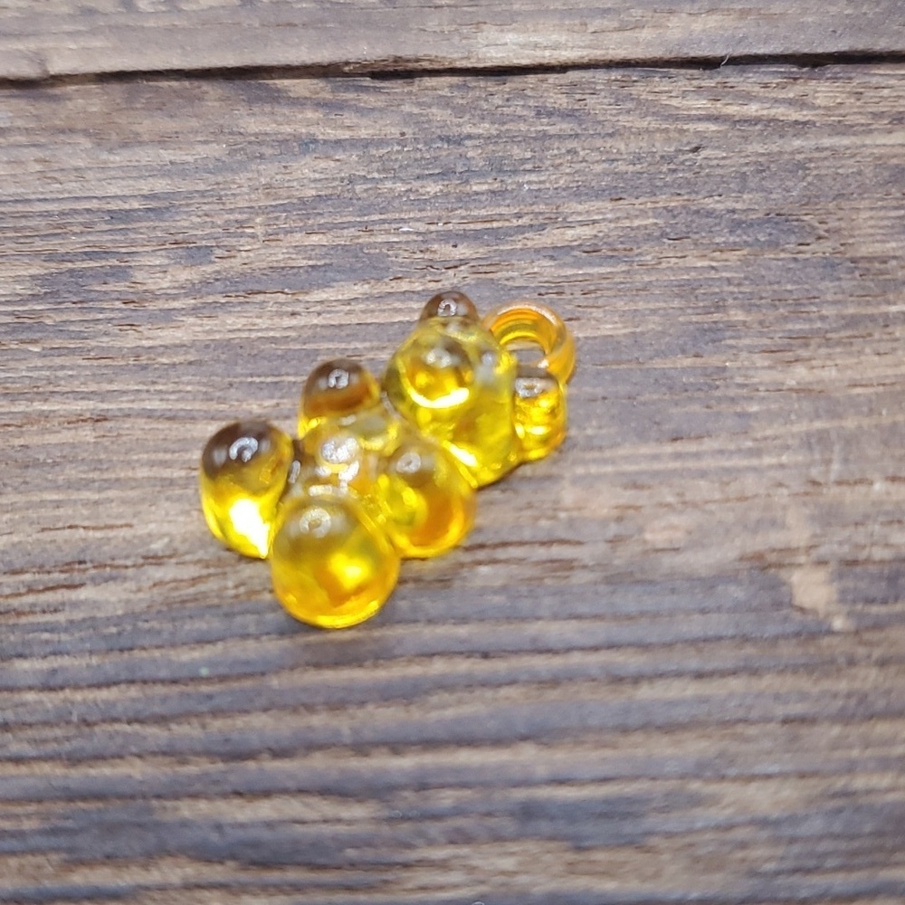 P136 sunshine‎ gummy bear charm